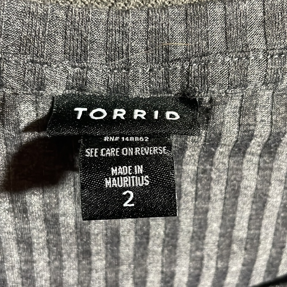Torrid Ribbed Grey Tshirt - Picture 2 of 2